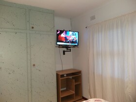 DJ'S B&B