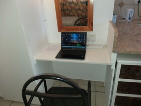 DJ'S B&B