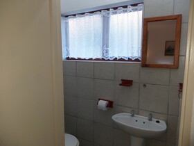 DJ'S B&B