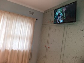 DJ'S B&B