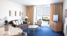 Dolphin Beach Hotel