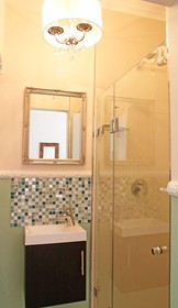 Dolphin Inn Guesthouse