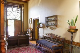Dutch Manor Antique Hotel