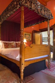 Dutch Manor Antique Hotel
