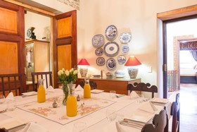 Dutch Manor Antique Hotel