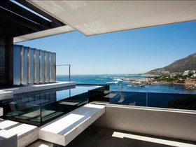 Ebb Tide Apartments