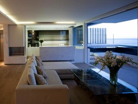 Ebb Tide Apartments
