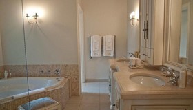 Fernwood Manor Boutique Guest House