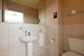 Four Seasons Apartments by CTHA