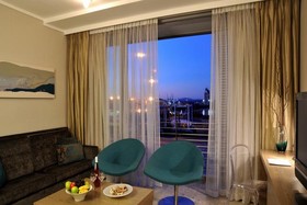 aha Harbour Bridge Hotel & Suites