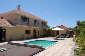 La Roche Guest House