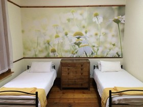 Oak Lodge FlashPackers
