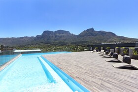 Newlands Peak Aparthotel by Totalstay