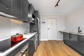 Newlands Peak Aparthotel by Totalstay