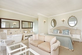 Rockhaven On The Beach