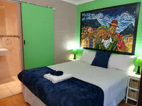 Saltycrax Backpackers