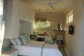 Sea Breeze Bloubergstrand