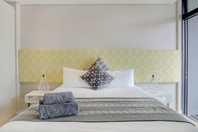 Sloane SQ by Stay Amazing