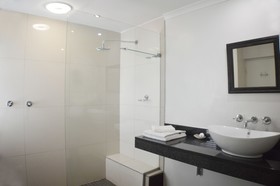 Small Bay Guesthouse