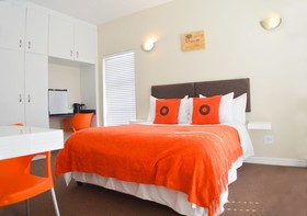 Small Bay Guesthouse