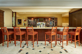 StayEasy Century City