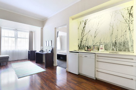 The Bijoux Aparthotel