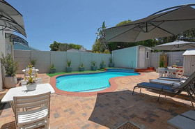 The Blue Sapphire Guesthouse