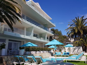 The Clarendon Bantry Bay
