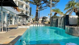 Peninsula All-Suite Hotel