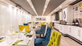 Peninsula All-Suite Hotel