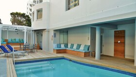 Peninsula All-Suite Hotel