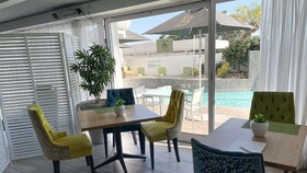 Peninsula All-Suite Hotel