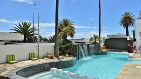 Peninsula All-Suite Hotel