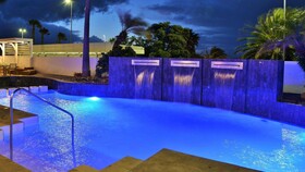 Peninsula All-Suite Hotel