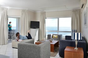 Peninsula All-Suite Hotel