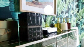 Peninsula All-Suite Hotel