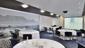 Peninsula All-Suite Hotel