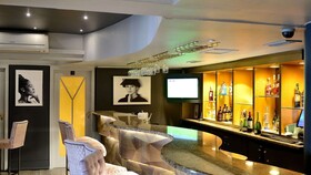 Peninsula All-Suite Hotel