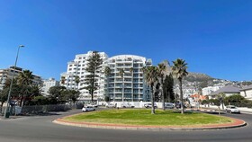 Peninsula All-Suite Hotel