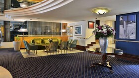 Peninsula All-Suite Hotel