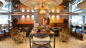 Peninsula All-Suite Hotel