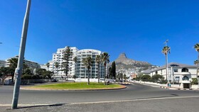 Peninsula All-Suite Hotel