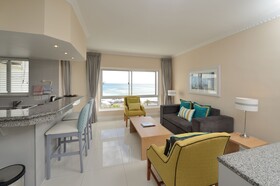 Peninsula All-Suite Hotel