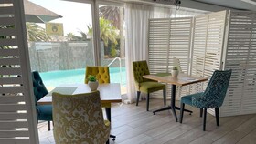 Peninsula All-Suite Hotel