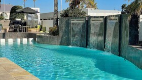 Peninsula All-Suite Hotel
