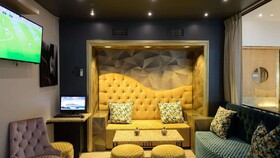 Peninsula All-Suite Hotel
