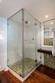 Wolroy House Apartments