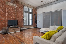 Wolroy House Apartments