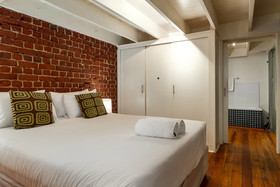 Wolroy House Apartments