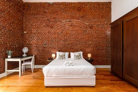 Wolroy House Apartments